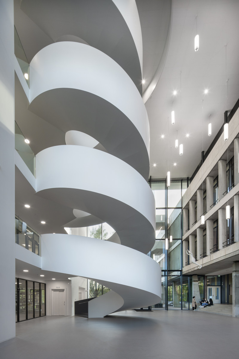 cantilevered spiral staircase