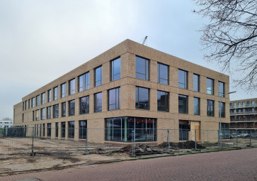 De bouw van VMBO Veurs in Voorburg vordert gestaag